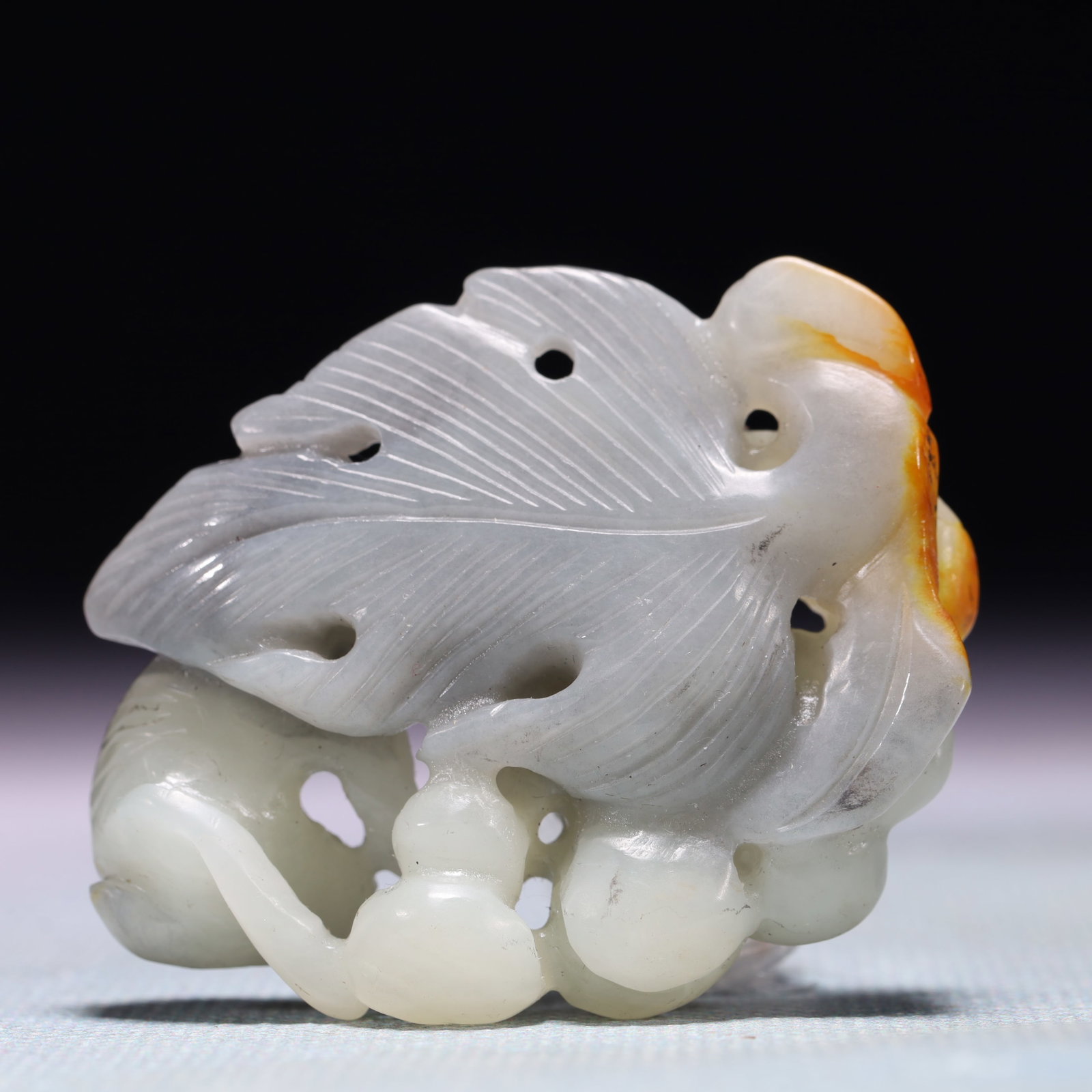 An Exquisite White Jade Squirrel Patten Ornament - 4