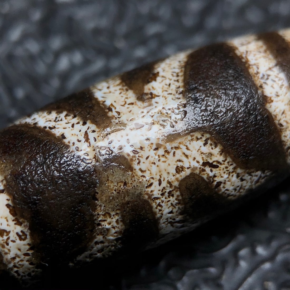 A Exquisite Two-Eye Dzi bead - 9