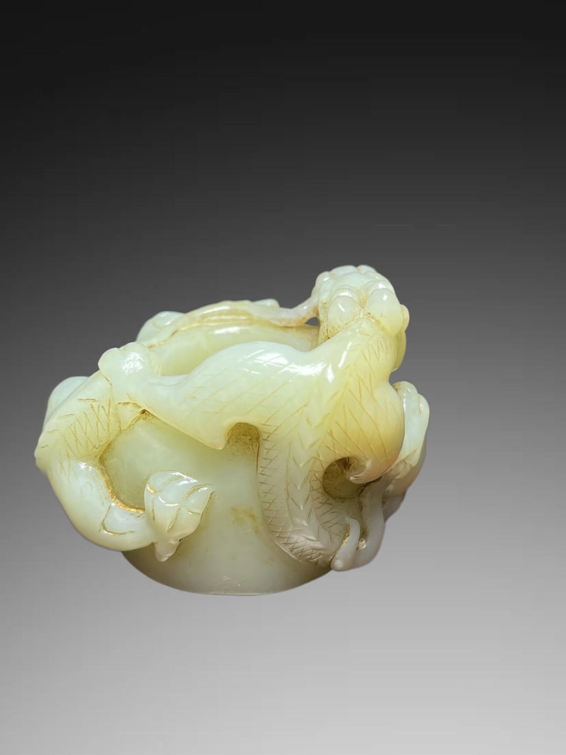 A Exquisite Hotan Jade Dragon Pattern Thumb Ring - 4