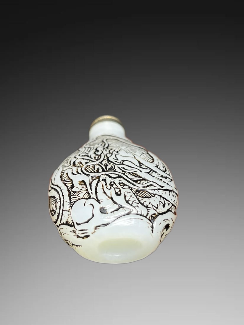 A Exquisite Hotan Jade Dragon Pattern Snuff Bottle - 7