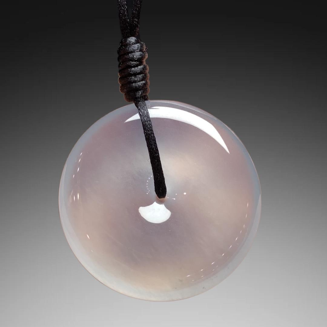 A Exquisite Jadeite Pendant: A Exquisite Jadeite Pendant,Size:1.3inx0.2in 翡翠冰种平安扣吊坠
