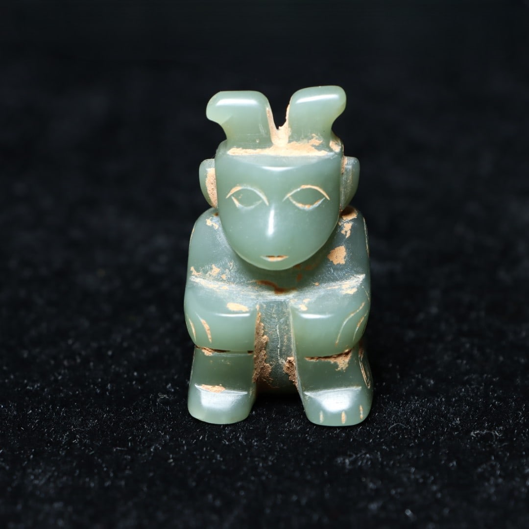 A Exquisite Hotan Jade Figures Handheld Carving: A Exquisite Hotan Jade Figures Handheld Carving,Ancient Time, China,Size:1.7inx1.1inx1in,Weight:43.9g 和田玉人手把件,远古时期