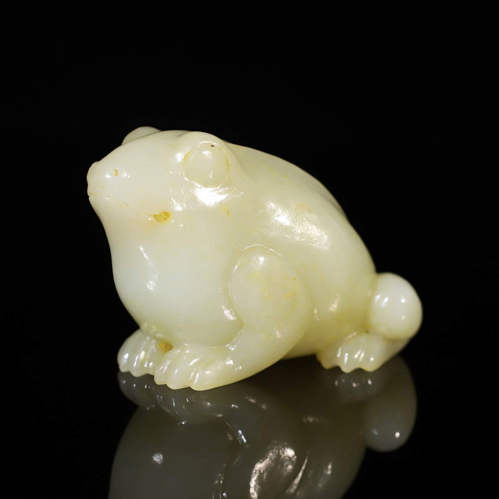 A Exquisite Hotan Jade Frog Ornament (1 of 9)