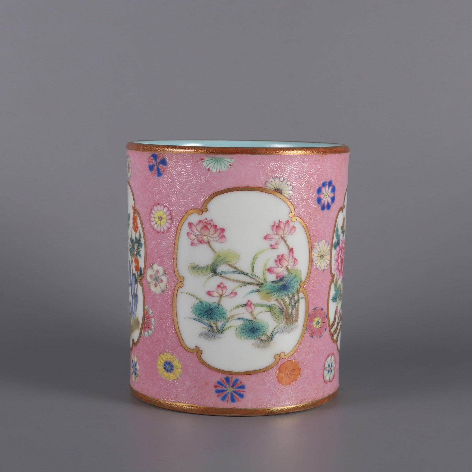 A Exquisite Rouge-pink ground Famille-Rose Flower Pattern Brush Pot: A Exquisite Rouge-pink ground Famille-Rose Flower Pattern Brush Pot,Qing Dynasty, China,Yongzheng Four-character Mark,Size:5.6inx4.9in 胭脂粉地粉彩花卉&
