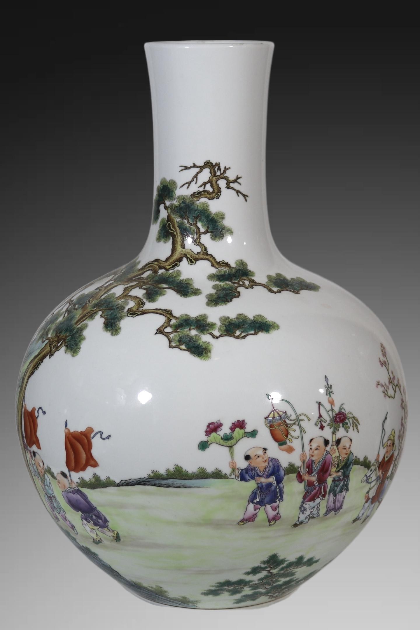 A Exquisite Famille-Rose Figures Pattern Vase: A Exquisite Famille-Rose Figures Pattern Vase,Qing Dynasty, China,Qianlong Six-character Mark,Size:21.5inx4.9in 粉彩人物纹瓶,中国清代,ߙ
