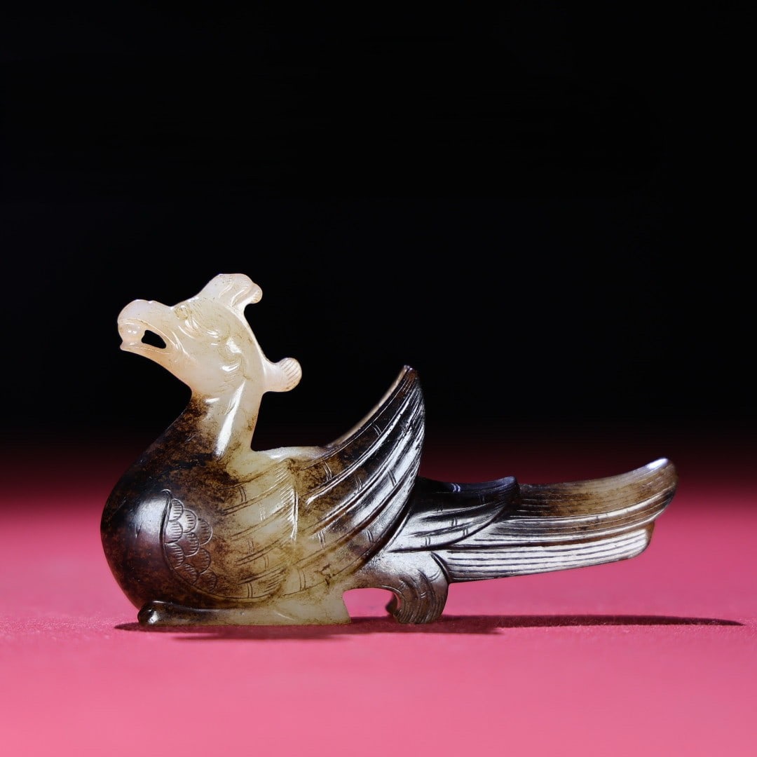 A Exquisite Hotan White Jade Phoenix Bird: An Exquisite Hotan White Jade Phoenix Bird,Han Dynasty, China,Size:3.7inx2.2inx0.8in,Weight:79g 和田白玉凤鸟,中国汉代