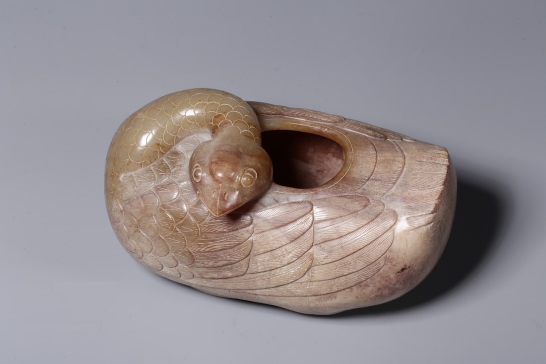 A Exquisite Hotan Yellow Jade Phoenix Bird Water Pot: A Exquisite Hotan Yellow Jade Phoenix Bird Water Pot,Ming Dynasty, China,Size:5.9inx3.4inx3.4in,Weight:1017g 和田黄玉凤鸟水盂,中国明&#