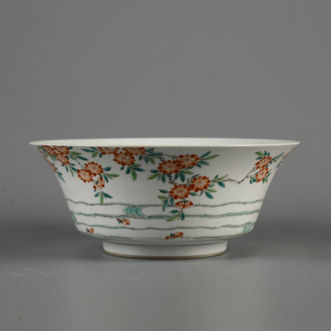 A Exquisite Wucai Flower Pattern Bowl (1 of 9)