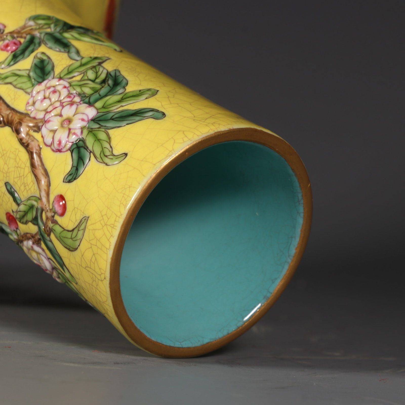 A Exquisite Yellow Ground Peach Pattern Vase - 7
