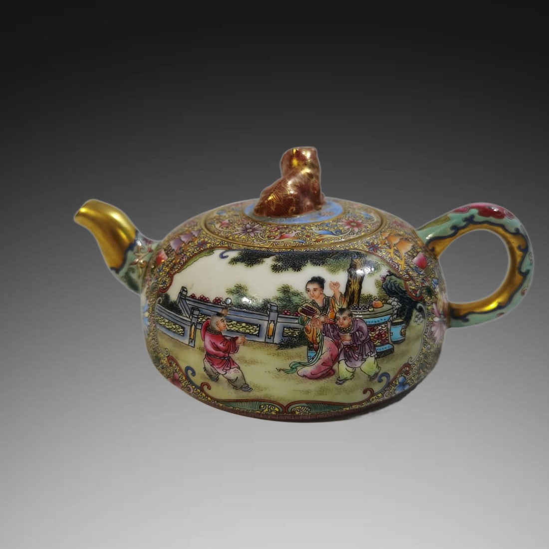 A Exquisite Enamel Figures Pattern Ewer - 3