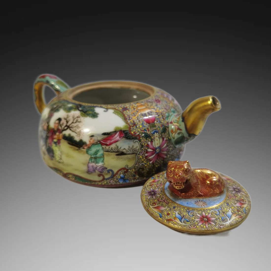 A Exquisite Enamel Figures Pattern Ewer - 6