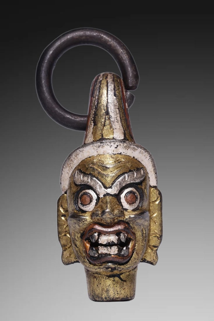 A Exquisite Gold-Inlaid Iron Statue of Vajra Handheld Carving: A Exquisite Gold-Inlaid Iron Statue of Vajra Handheld Carving,Qing Dynasty, China,Size:3.7inx1.3inx1.4in,Weight:225g