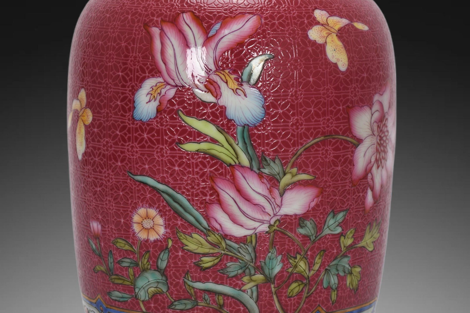 A Exquisite Enamel Ruby Red-Glazed Flower Pattern Vase - 4