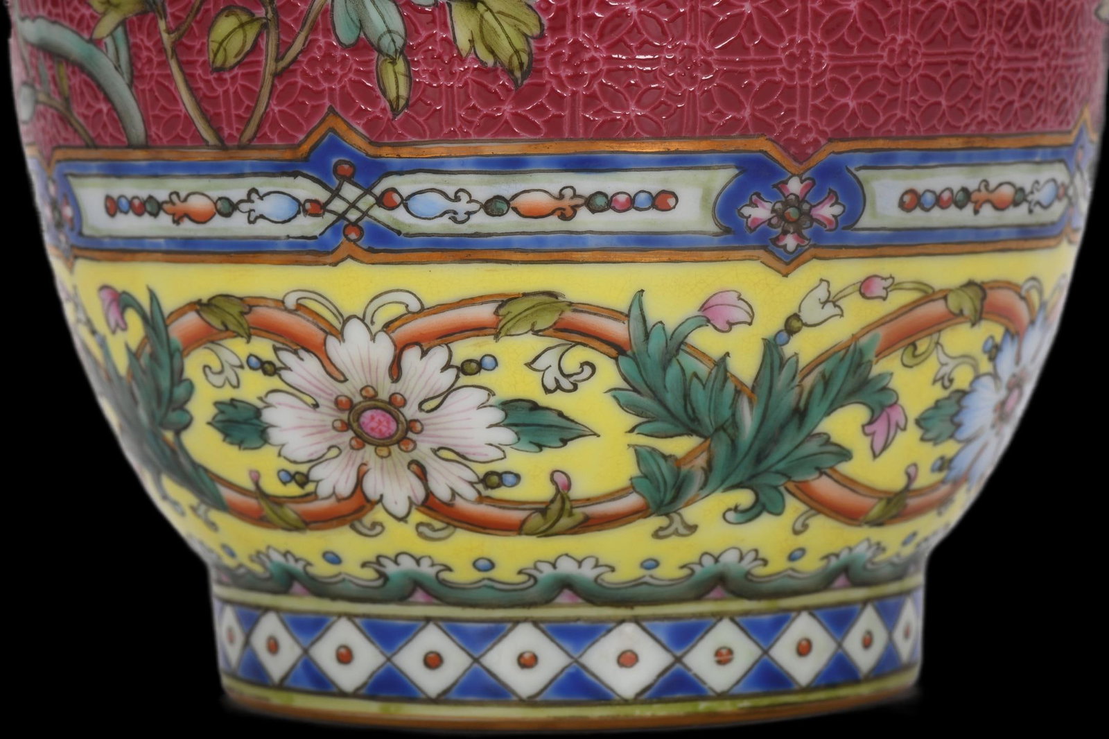A Exquisite Enamel Ruby Red-Glazed Flower Pattern Vase - 6
