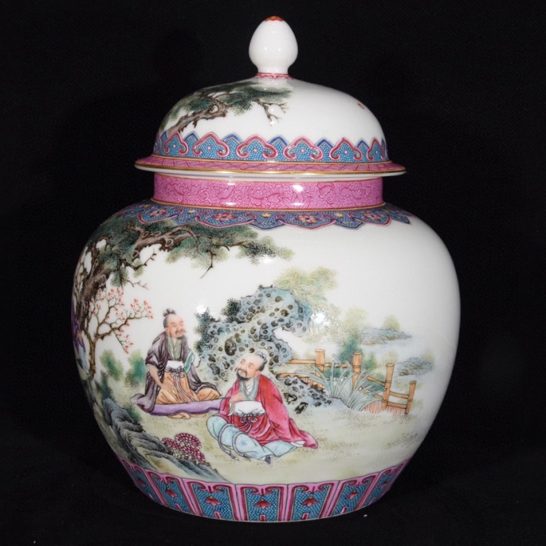 A Exquisite Enamel Figures Pattern Jar - 2