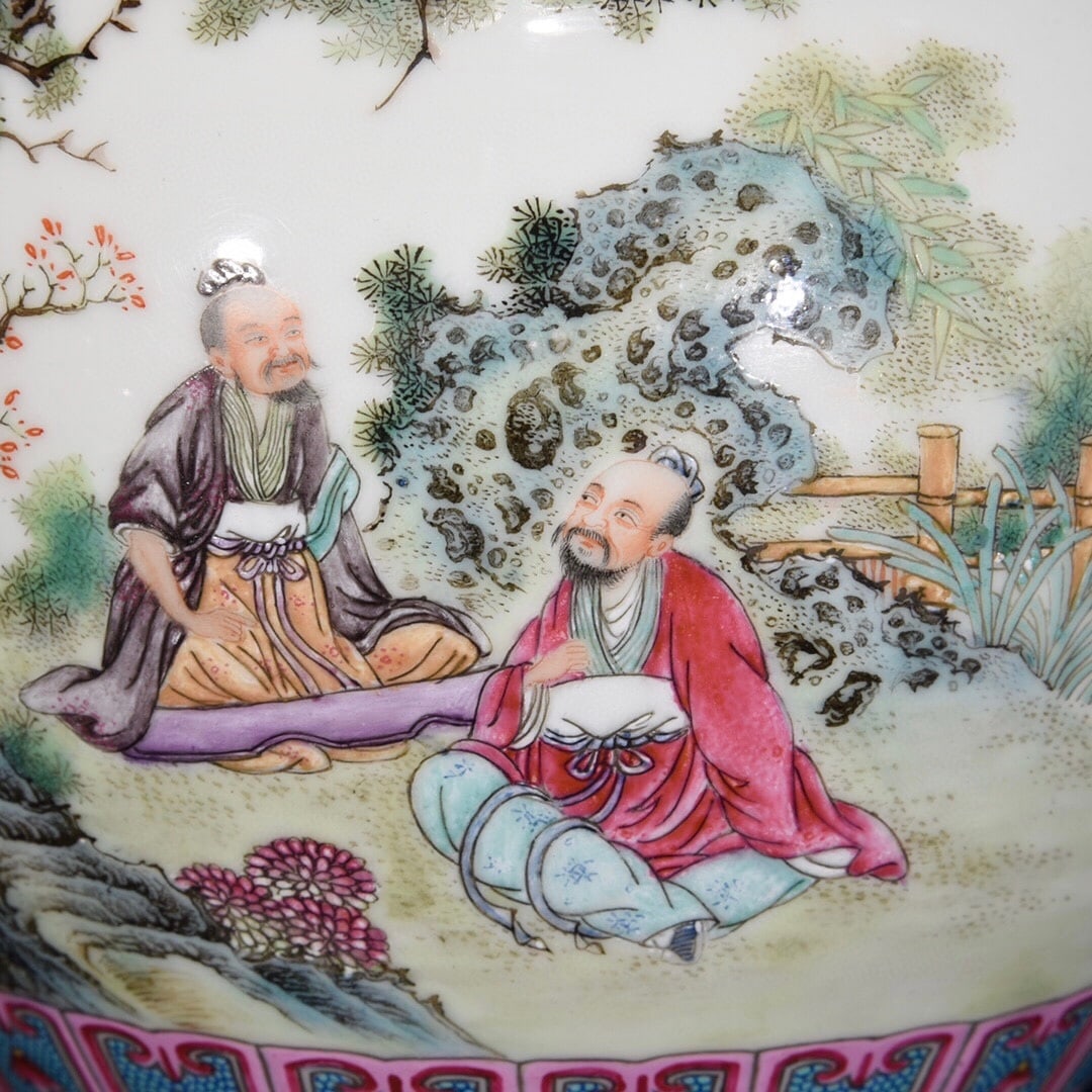 A Exquisite Enamel Figures Pattern Jar - 5