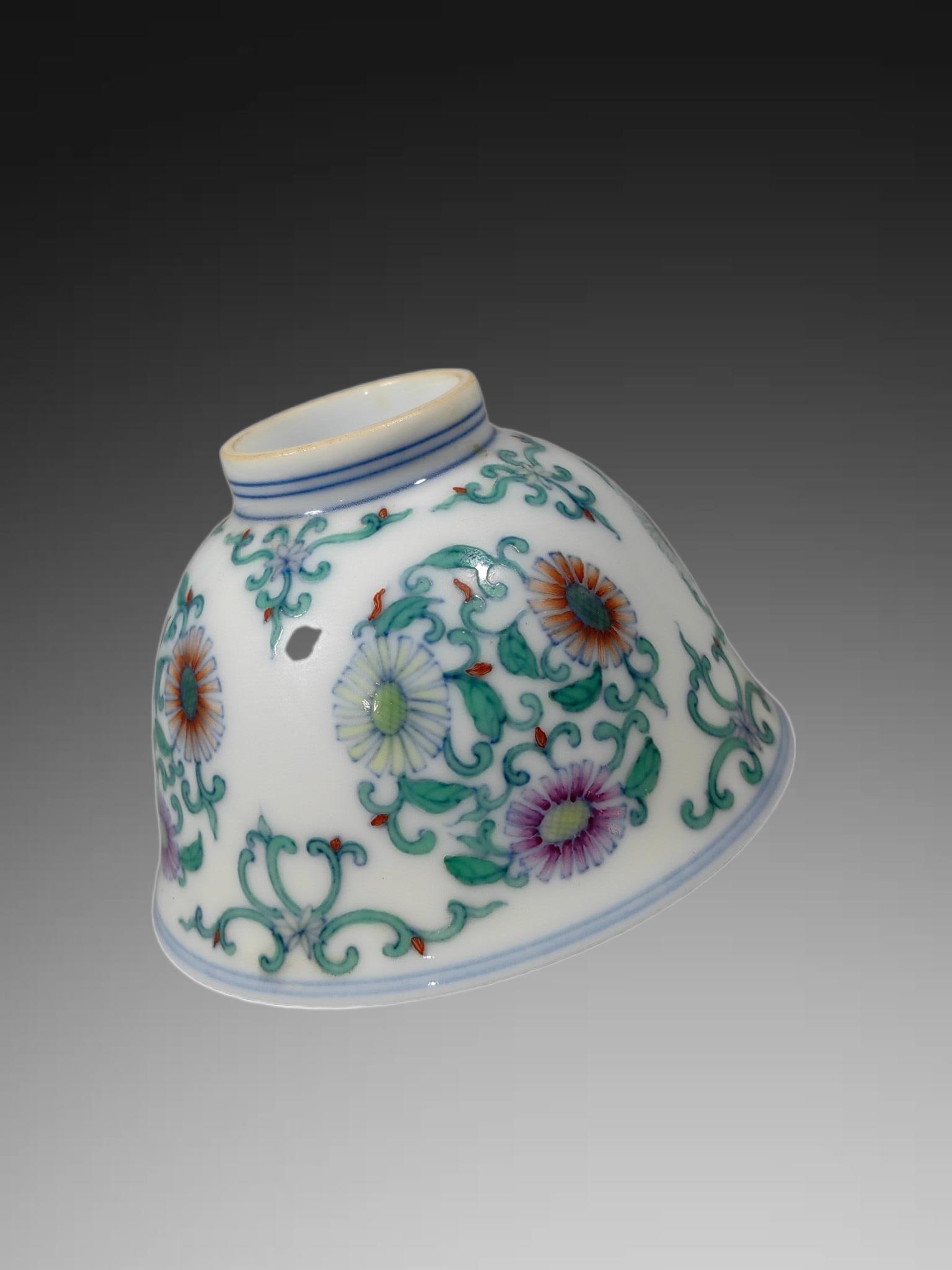 A Exquisite Doucai Flower Pattern Cup - 4