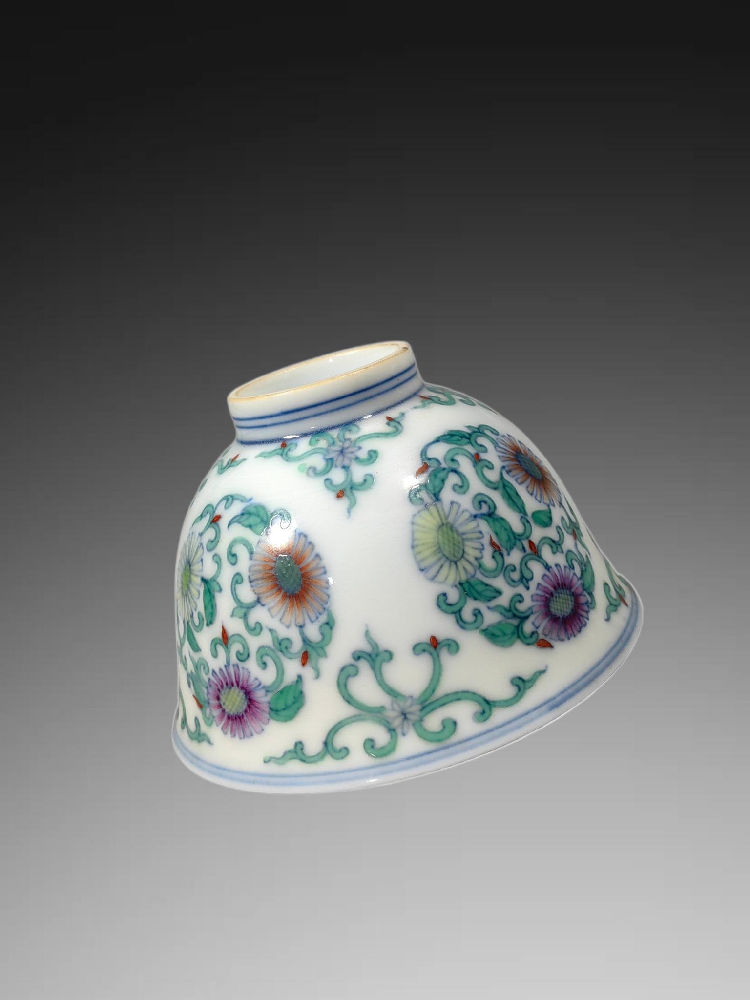 A Exquisite Doucai Flower Pattern Cup - 6