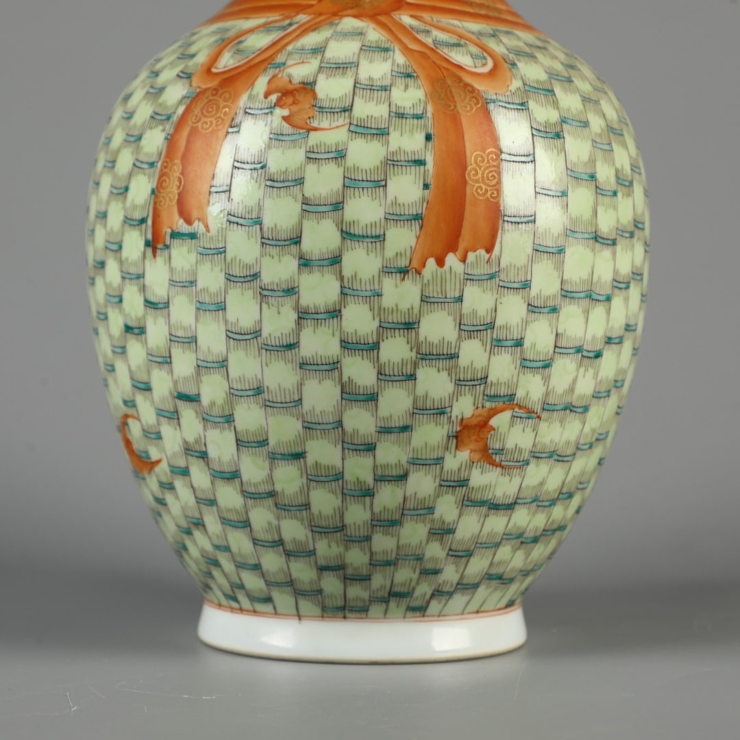 A Exquisite Famille-Rose Bamboo Pattern Vase - 3