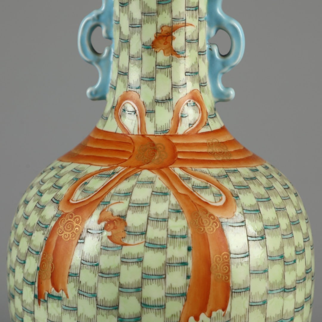 A Exquisite Famille-Rose Bamboo Pattern Vase - 4