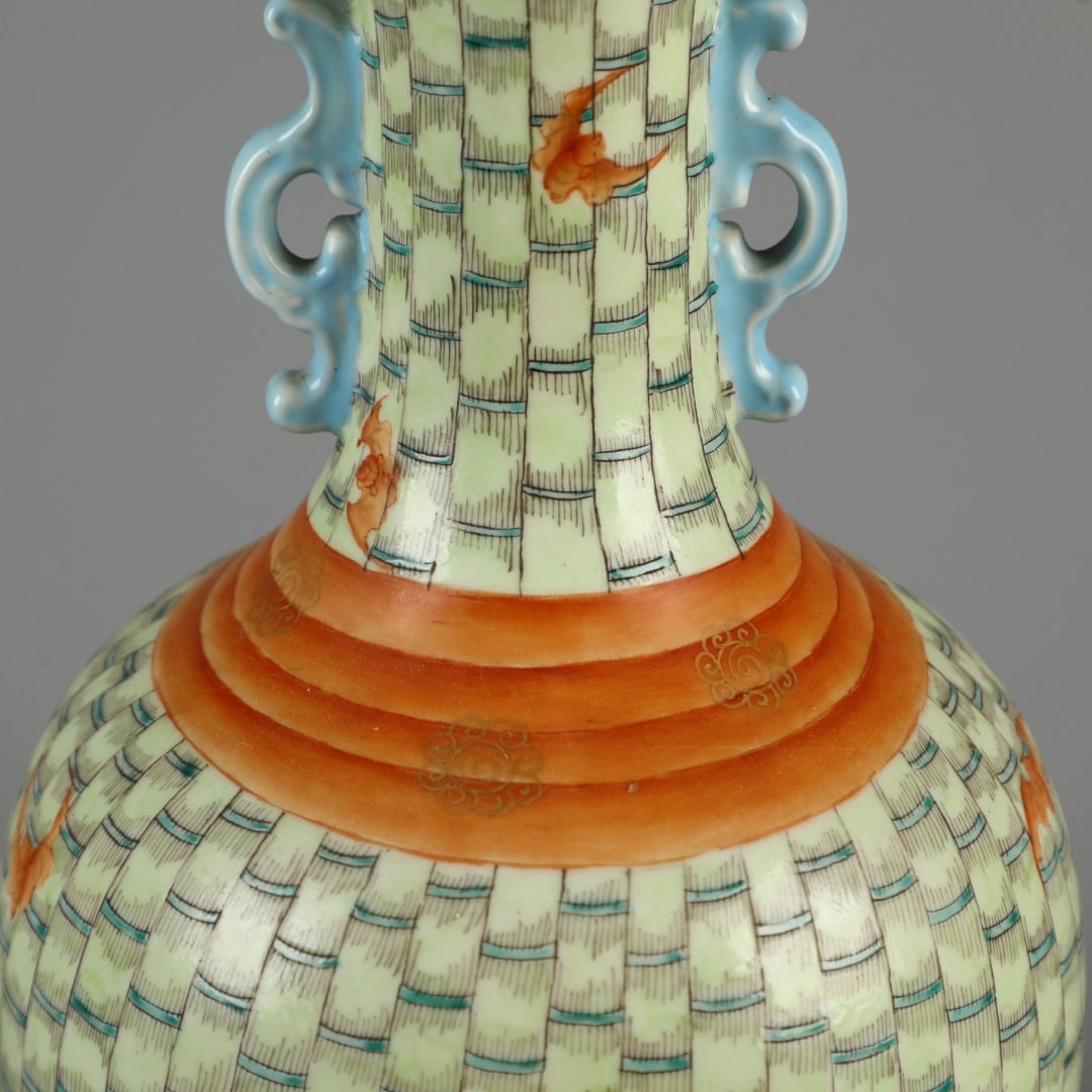 A Exquisite Famille-Rose Bamboo Pattern Vase - 7