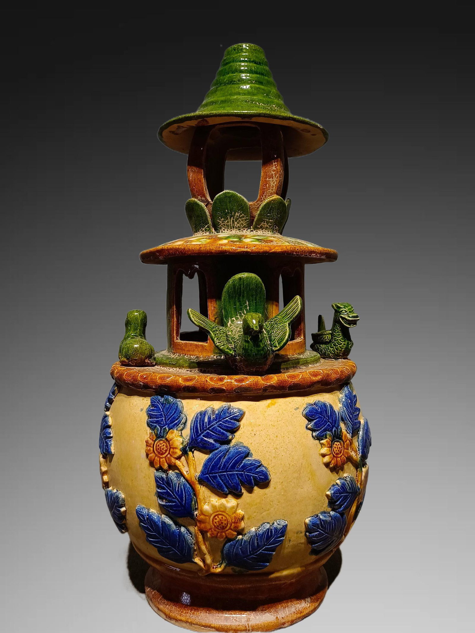 A Exquisite Tang Tri-Color Glazed Pottery Full Granary Pattern Vase: A Exquisite Tang Tri-Color Glazed Pottery Full Granary Pattern Vase,Tang Dynasty, China,Size: 18.5inx8.3in 唐三彩满仓纹瓶,中国唐代