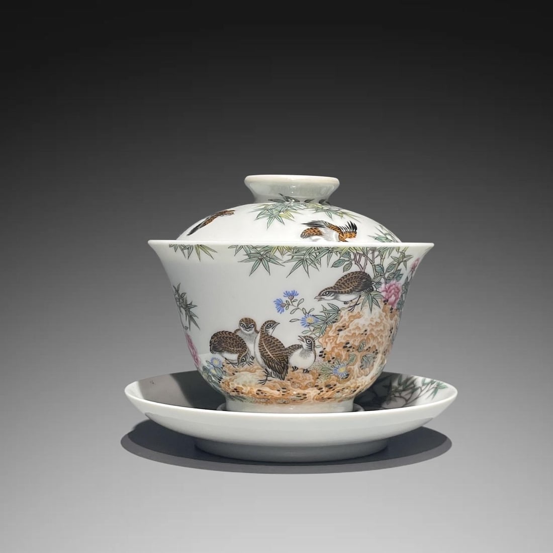 A Exquisite Famille-Rose Flower and Bird Pattern Bowl: A Exquisite Famille-Rose Flower and Bird Pattern Bowl,Qing Dynasty, China,Yongzheng Six-character Mark,Size:2.3inx3.7in 粉彩花鸟纹碗,中国清代
