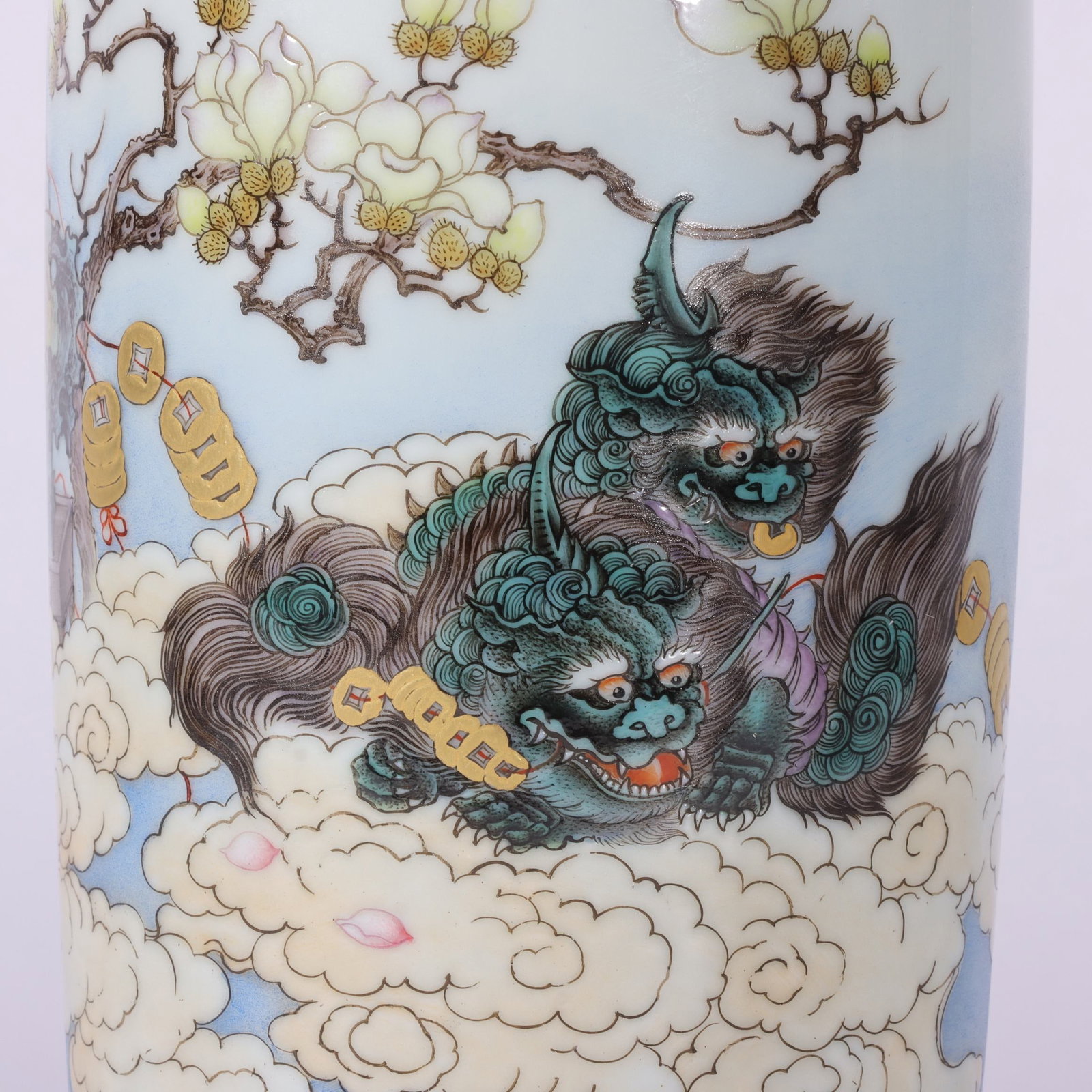 A Exquisite Enamel Lion Pattern Vase - 3