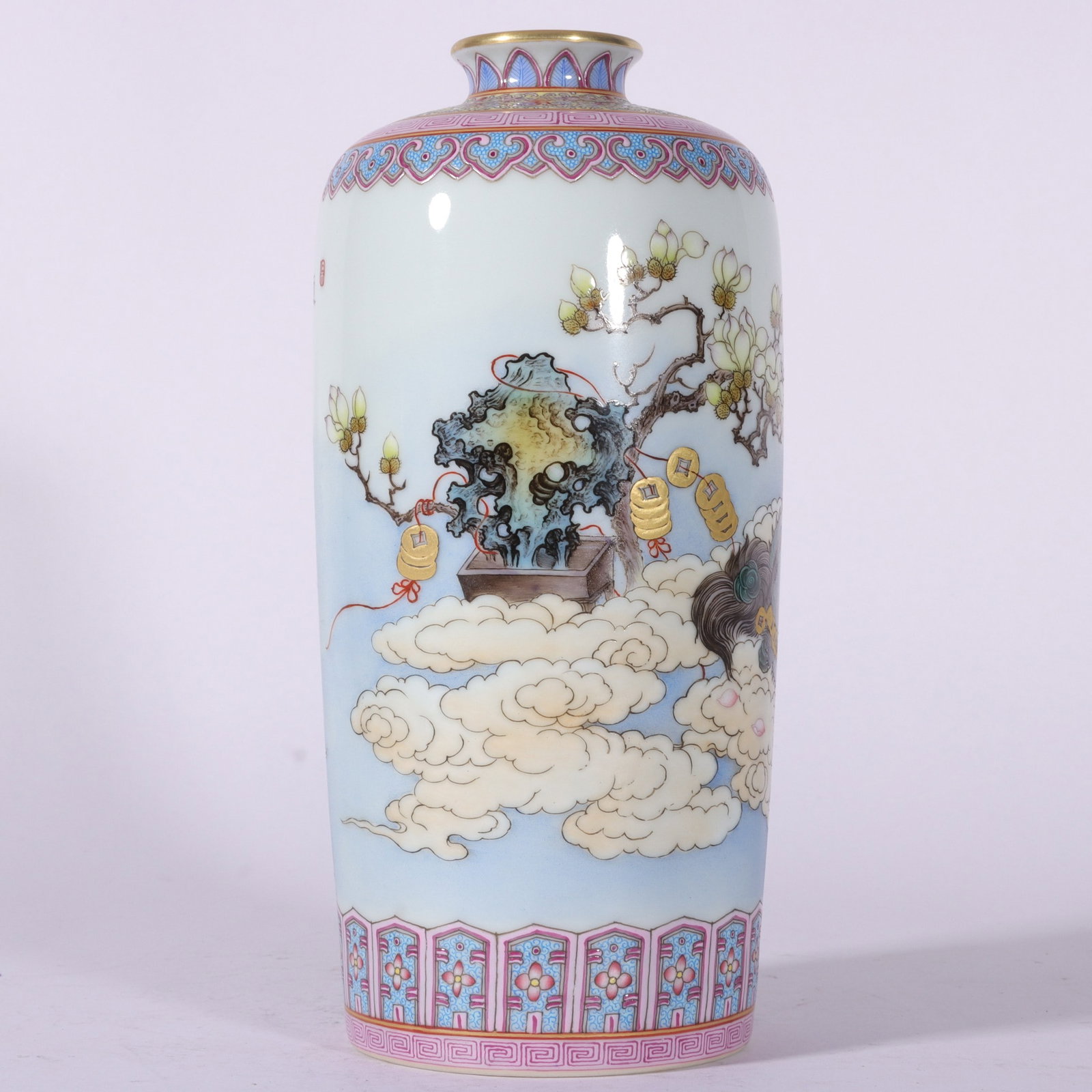 A Exquisite Enamel Lion Pattern Vase - 7