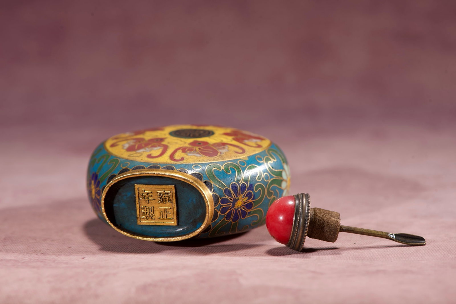 A Exquisite Cloisonne Bat Pattern Snuff Bottle - 9