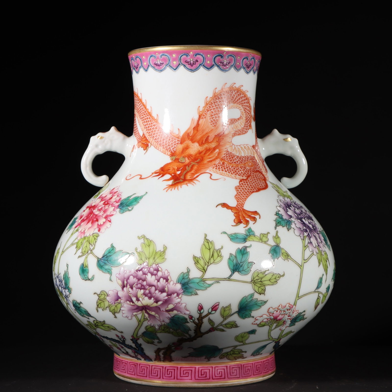 A Exquisite Famille-Rose Dragon Pattern Double-Ears Vase: A Exquisite Famille-Rose Dragon Pattern Double-Ears Vase,Qing Dynasty, China,Qianlong Six-character Mark,Size:10inx8.7in 粉彩龙纹双耳瓶,中国଀