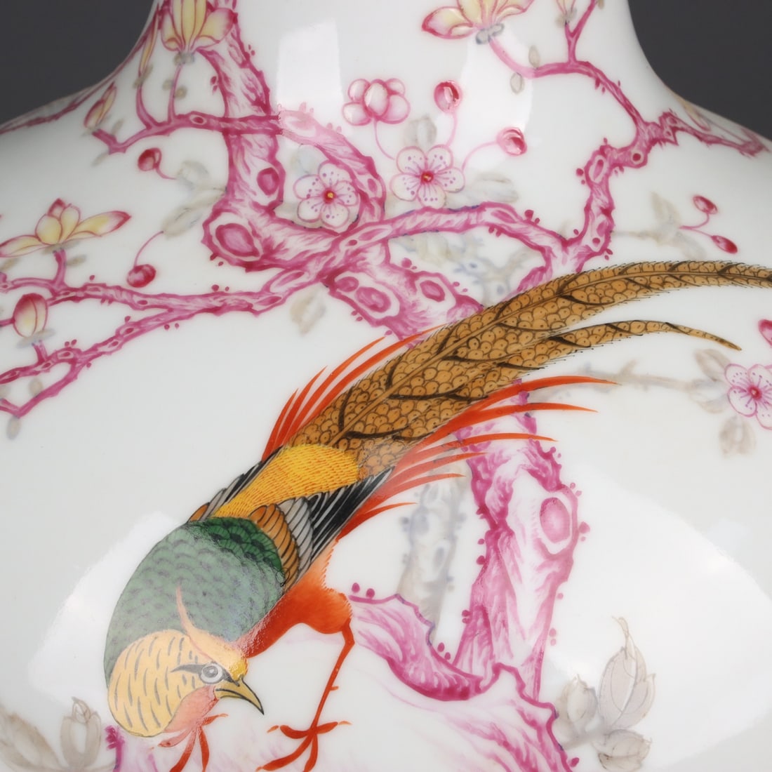 A Exquisite Ruby Red-Glazed Flower and Bird Pattern Vase - 7