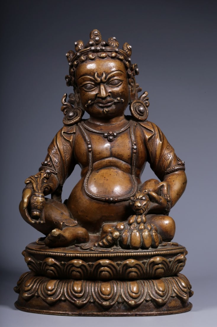 A Exquisite Bronze Inlaid Silver God of Wealth Ornament: A Exquisite Bronze Inlaid Silver God of Wealth Ornament,Qing Dynasty, China,Size:7.7inx5.1inx3.9in,Weight:1924g