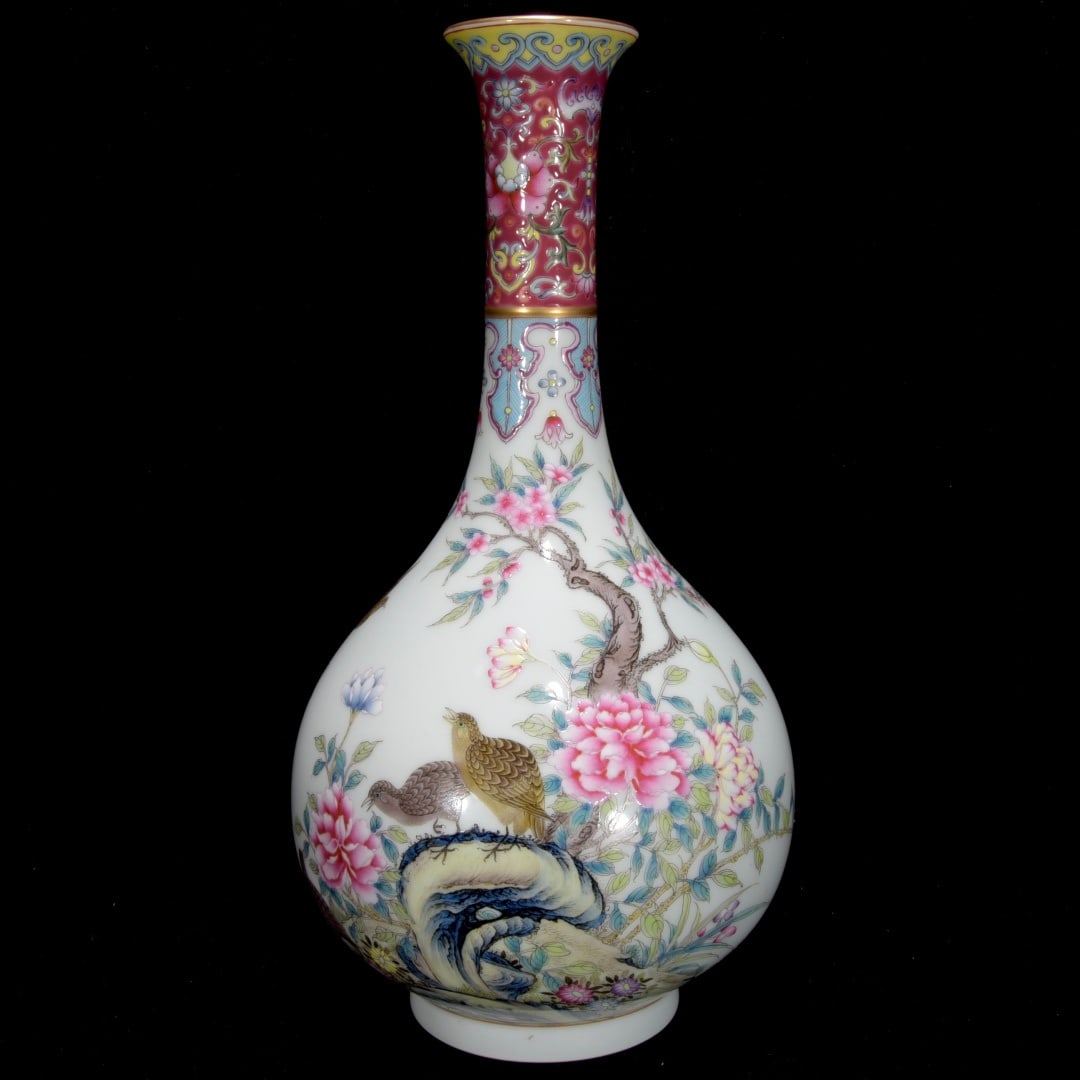 A Exquisite Famille-Rose Flower Pattern Vase: A Exquisite Famille-Rose Flower Pattern Vase,Qing Dynasty, China,Qianlong Six-character Mark,Size:13inx7.1in 粉彩花卉纹瓶,中国清代,乾&