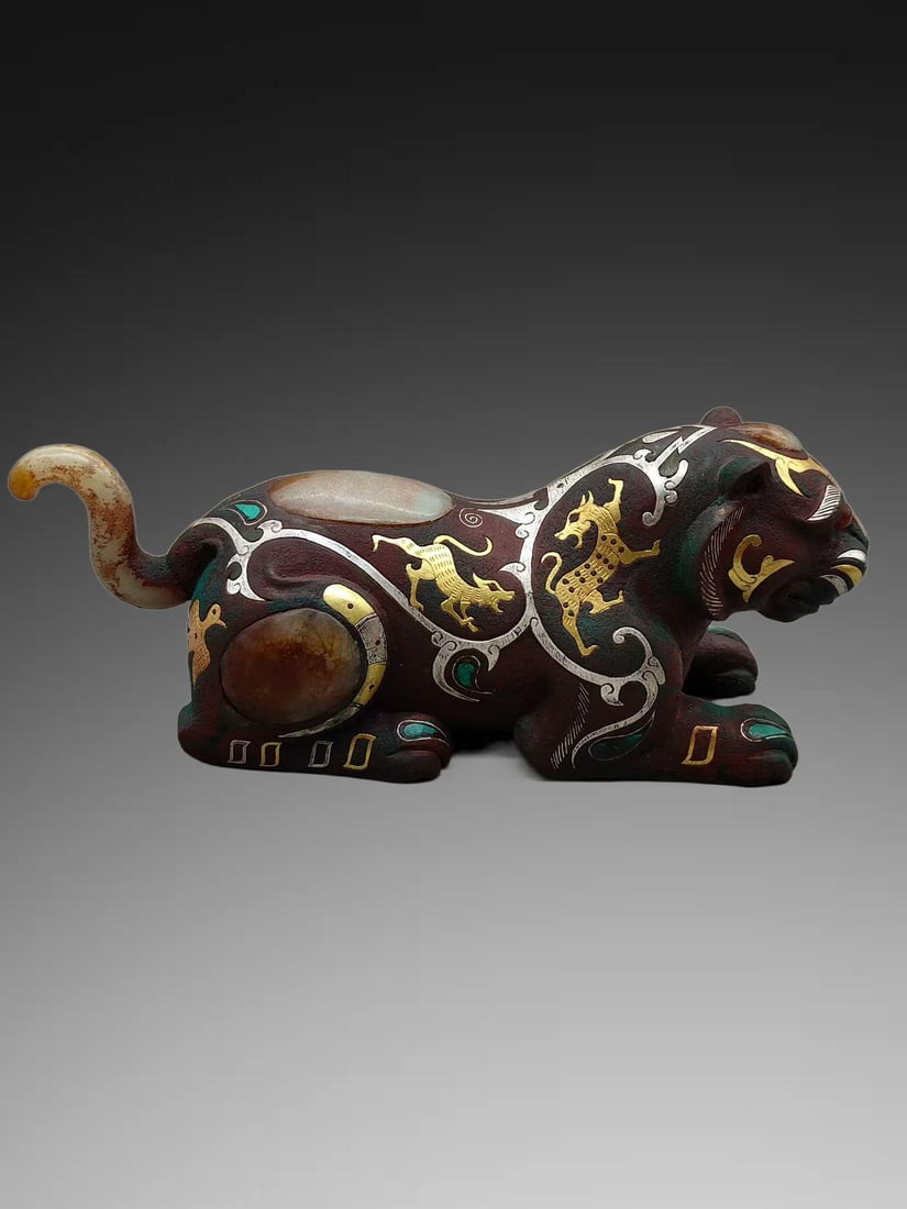 A Exquisite Bronze Gold and Silver-Inlaid Jade Inlaid Tiger-Shaped Weight (1 of 6)