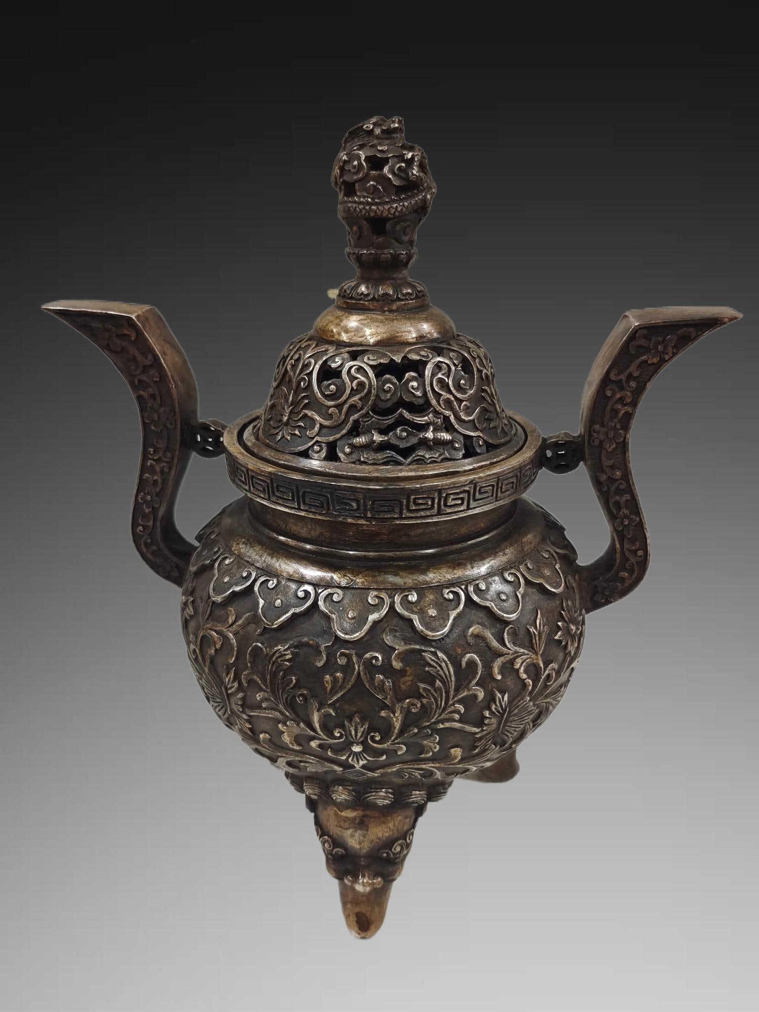 A Exquisite Silver Gilded Copper Double-Ears Beast-legs Censer: A Exquisite Silver Gilded Copper Double-Ears Beast-legs Censer,Qing Dynasty, China,Qianlong Four-character Mark,Size:9.3inx6.7in,Weight:1617g