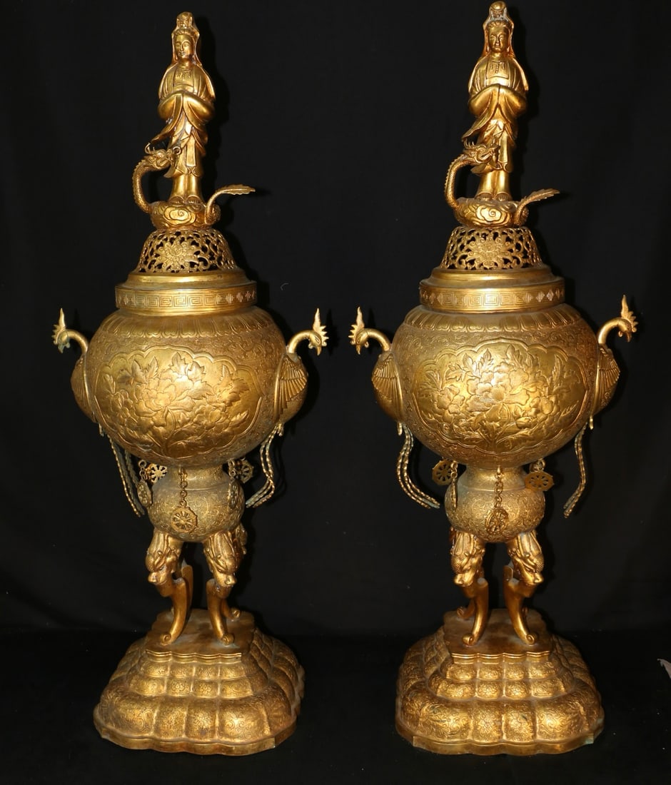 A pair of Exquisite Gilt Bronze Avalokitesvara Censers: A pair of Exquisite Gilt Bronze Avalokitesvara Censers,Qing Dynasty, China,Qianlong Four-character Mark,Size:12.2inx9.3inx31.9in ,Weight:8036g
