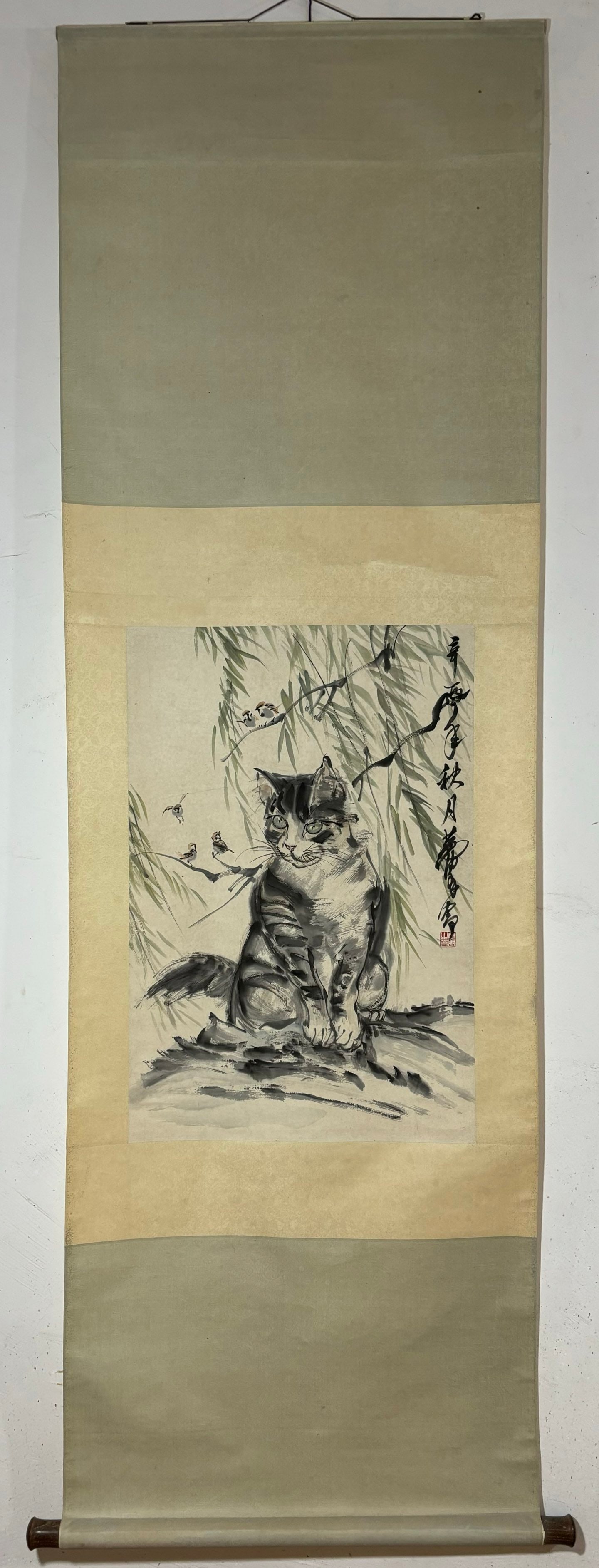 A Chinese Vertical Scroll Ink Painting of Cat on Paper: A Chinese Vertical Scroll Ink Painting of Cat on Paper,Modern Time,Huang Zhou,without frame size:26.6inx17.9in 一幅中国水墨纸本猫画立&