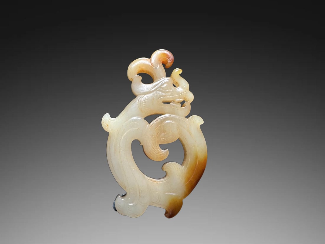 A Exquisite Hotan Jade Phoenix Bird Pendant: A Exquisite Hotan Jade Phoenix Bird Pendant,Han Dynasty, China,Size:2.4in,Weight:19g 和田玉凤鸟佩,中国汉代