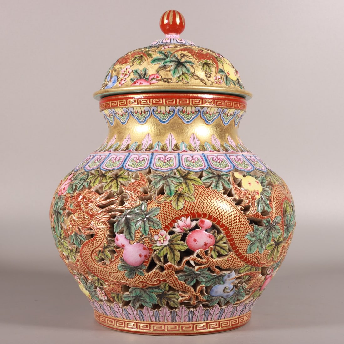 A Exquisite Enamel Gold Ground Dragon Pattern Jar: A Exquisite Enamel Gold Ground Dragon Pattern Jar,Qing Dynasty, China,Qianlong Six-character Mark,Size:9.8inx7.5in