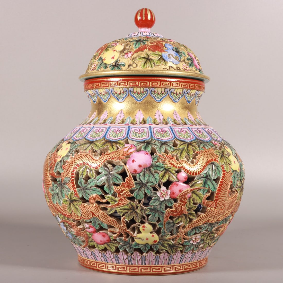 A Exquisite Enamel Gold Ground Dragon Pattern Jar - 2