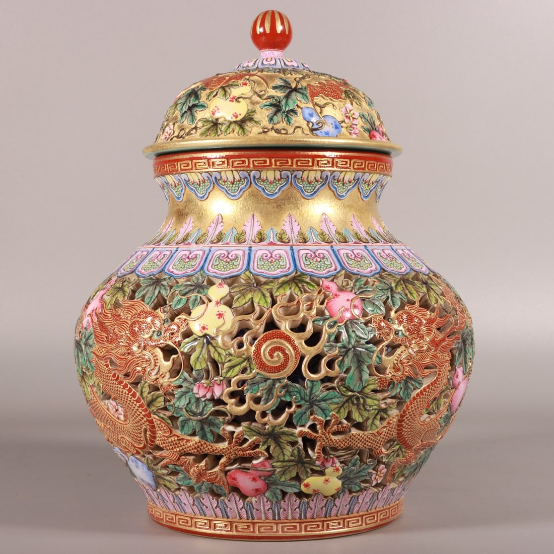 A Exquisite Enamel Gold Ground Dragon Pattern Jar - 7