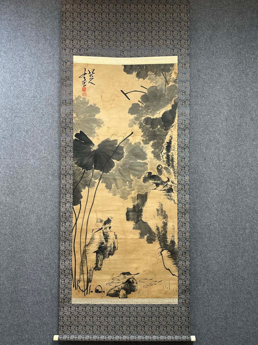 A Chinese Vertical Scroll Ink Painting of Flower and Bird on Paper: A Chinese Vertical Scroll Ink Painting of Flower and Bird on Paper,Ming Dynasty, China,Bada Shanren,without frame size:23.6inx52.8in 一幅中国水墨纸本