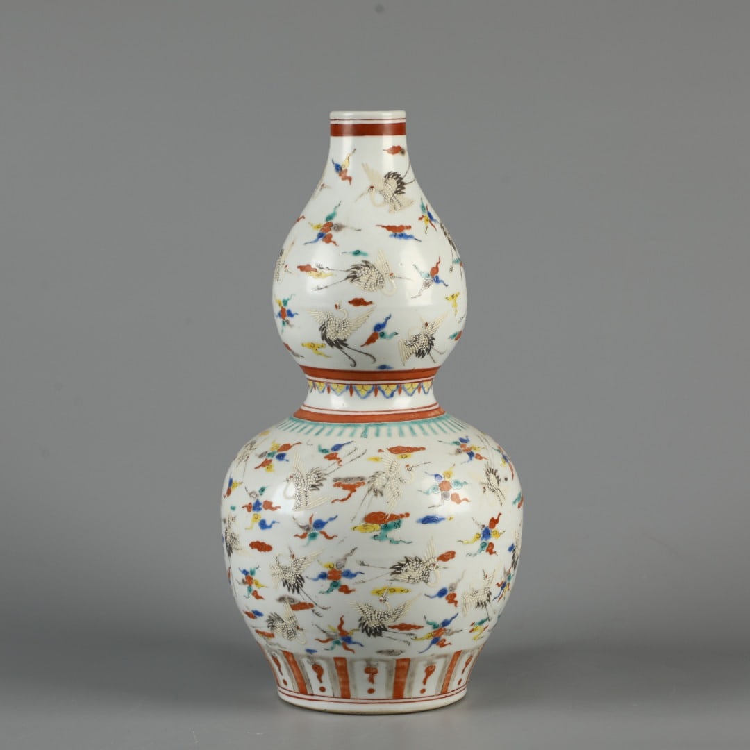A Exquisite Doucai Crane Pattern Gourd Vase: A Exquisite Doucai Crane Pattern Gourd Vase,Ming Dynasty, China,Wanli Six-character Mark,Size:14.6inx6.9in 斗彩鹤纹葫芦瓶,中国明代,