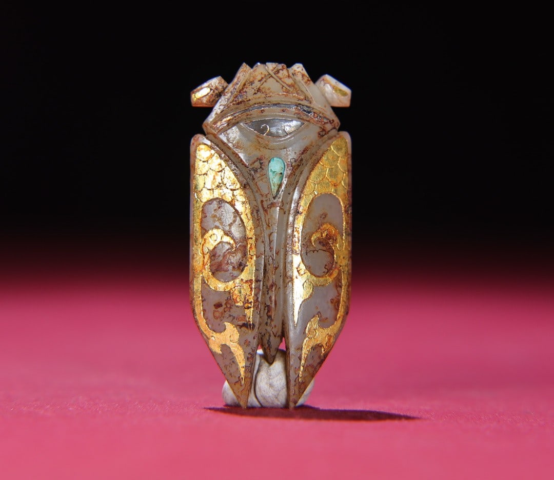 A Exquisite Hotan Jade Cicada: A Exquisite Hotan Jade Cicada,Han Dynasty, China,Size:1.2inx2.5inx0.4in,Weight:26g 和田玉蝉,中国汉代