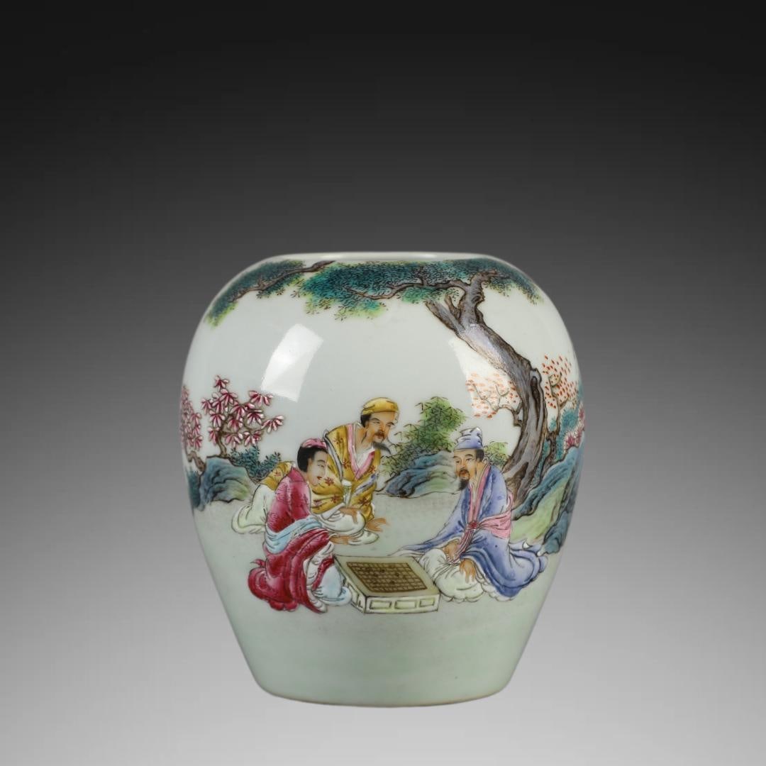 A Exquisite Famille-Rose Figures Pattern Jar: A Exquisite Famille-Rose Figures Pattern Jar,Qing Dynasty, China,Qianlong Six-character Mark,Size:4.3inx3.7in