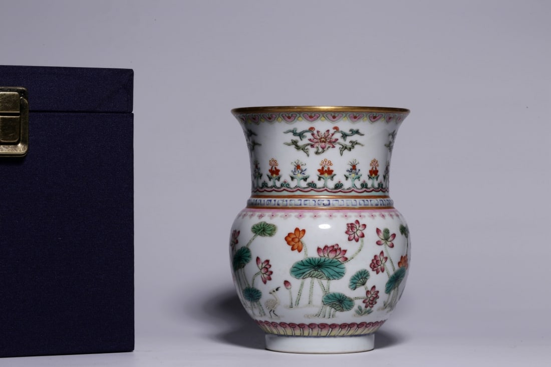 A Exquisite Famille-Rose Painted Gold Lotus Pattern Basin (1 of 9)