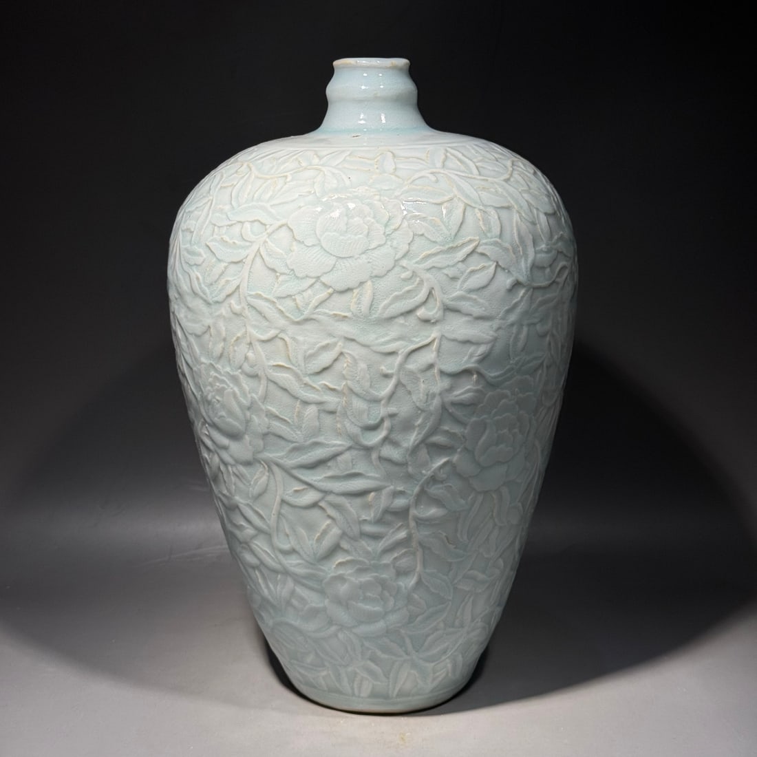 A Exquisite Hutian Kiln Shadow Blue Glazed Flower Pattern Vase (1 of 7)