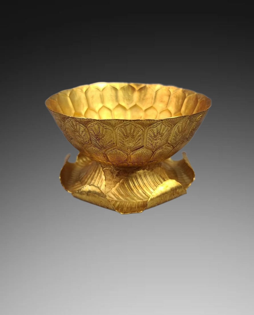 A Exquisite Gilt Bronze Bowl (1 of 7)