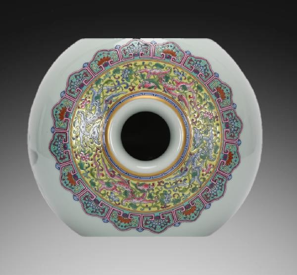 A Exquisite Enamel Landscape Pattern Vase - 7